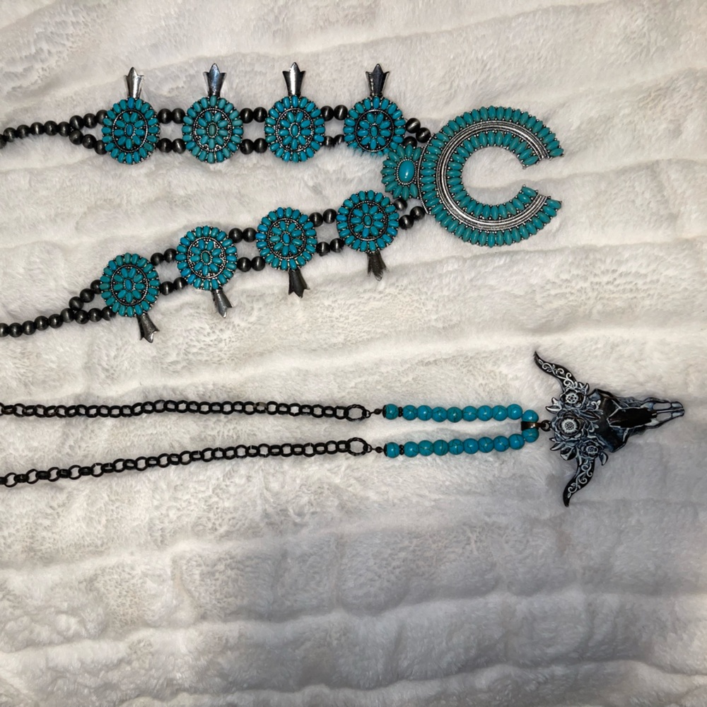 Squash Blossom Horsehoe Flower Necklace